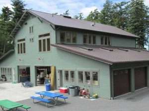 Wulff hobby garage on Orcas Island WA by Spane Buildings